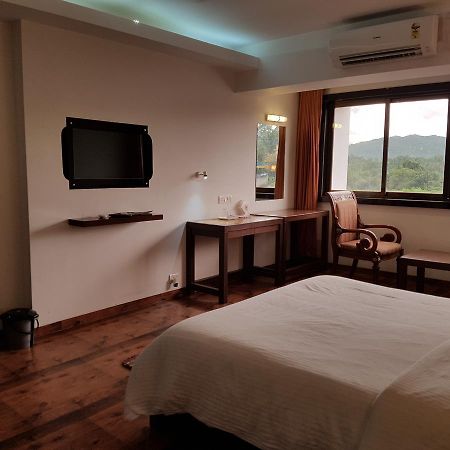Bisu Hotel & Resorts Khed  Exterior photo